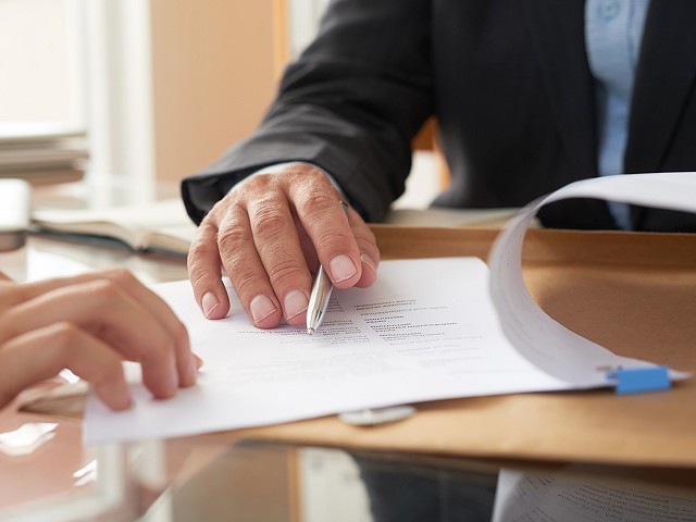 Foto servicio Contrato de Servicio para No Residentes
